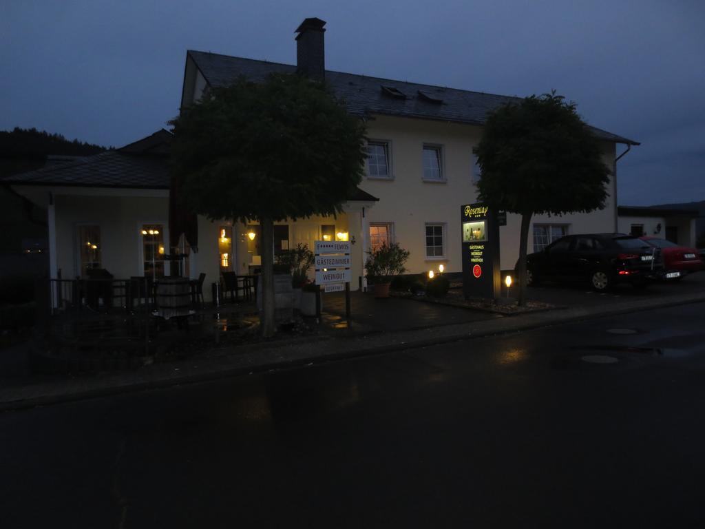 Wein & Gaestehaus Rosenlay 리서 외부 사진